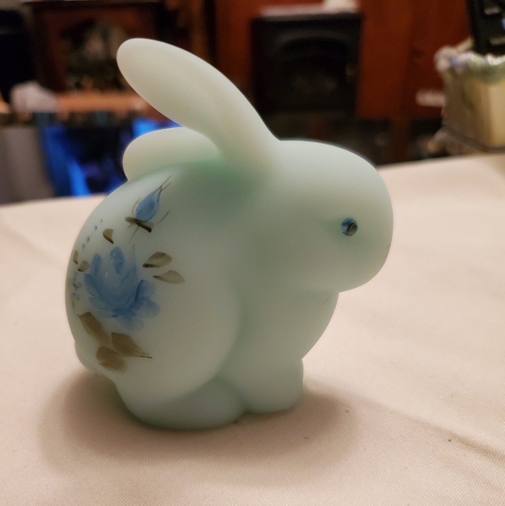 Fenton glass bunny figure